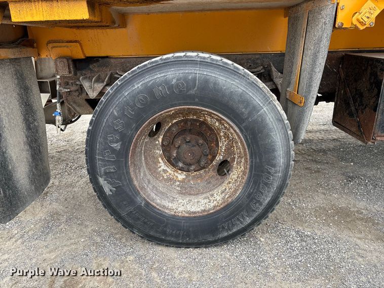 image for item DZ4646 2006 International 7400 dump truck