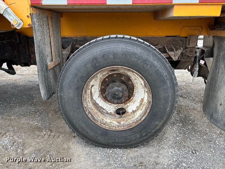 image for item DZ4646 2006 International 7400 dump truck