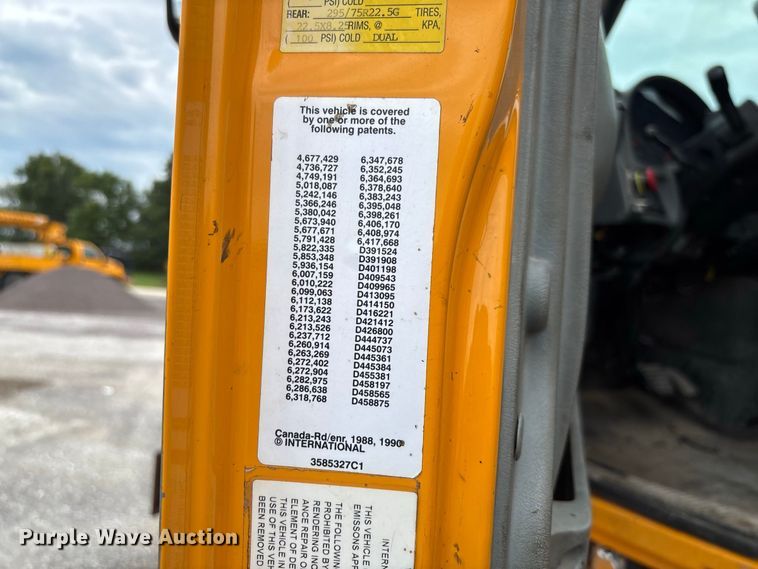 image for item DZ4646 2006 International 7400 dump truck