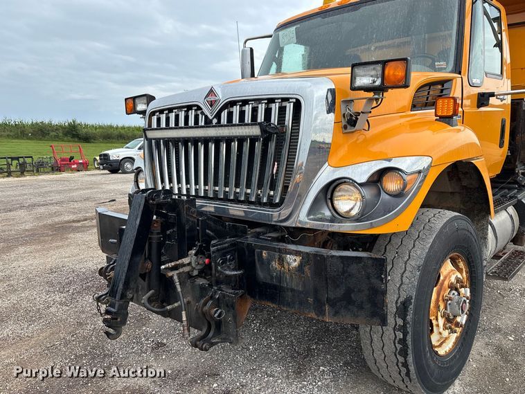 image for item DZ4647 2011 International WorkStar 7500 dump truck
