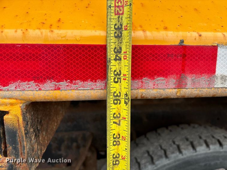image for item DZ4647 2011 International WorkStar 7500 dump truck