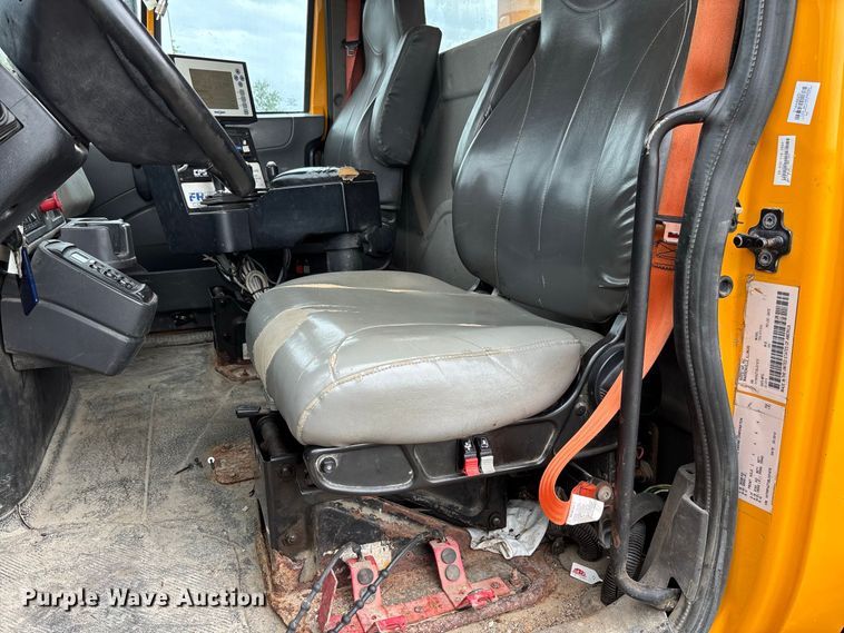 image for item DZ4647 2011 International WorkStar 7500 dump truck