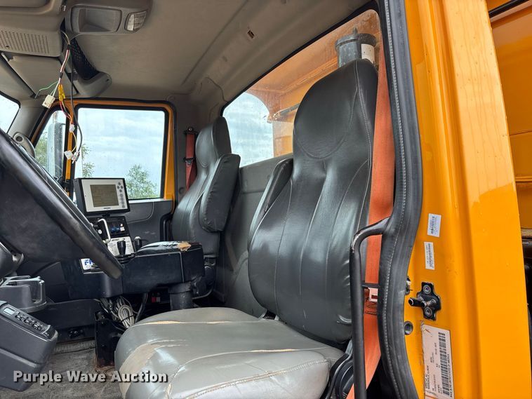 image for item DZ4647 2011 International WorkStar 7500 dump truck