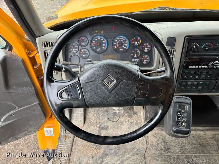 image for item DZ4647 2011 International WorkStar 7500 dump truck