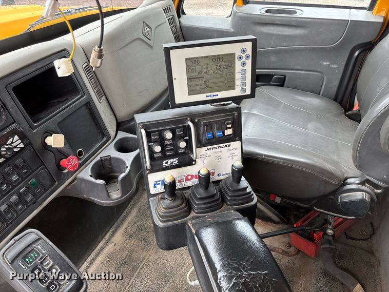 image for item DZ4647 2011 International WorkStar 7500 dump truck
