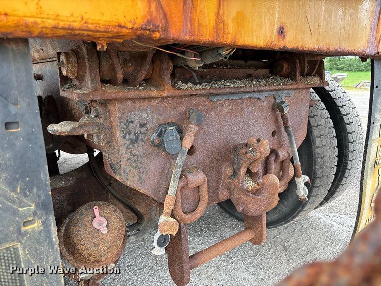 image for item DZ4647 2011 International WorkStar 7500 dump truck
