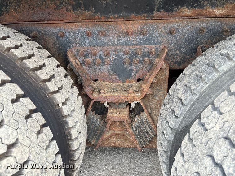 image for item DZ4647 2011 International WorkStar 7500 dump truck