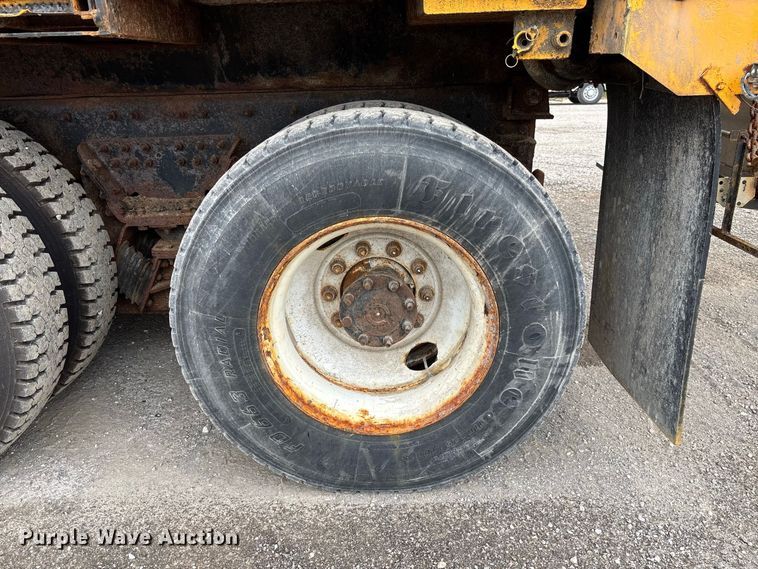 image for item DZ4647 2011 International WorkStar 7500 dump truck