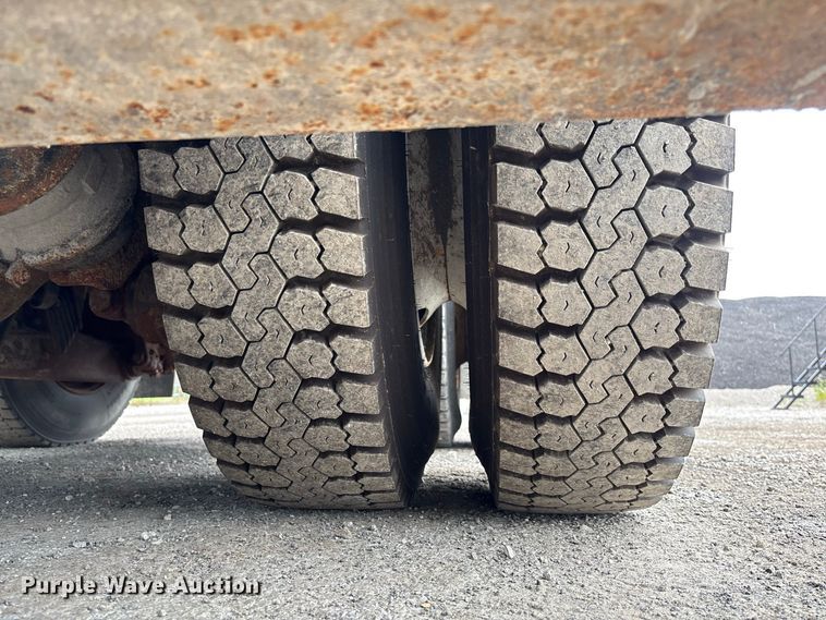 image for item DZ4647 2011 International WorkStar 7500 dump truck