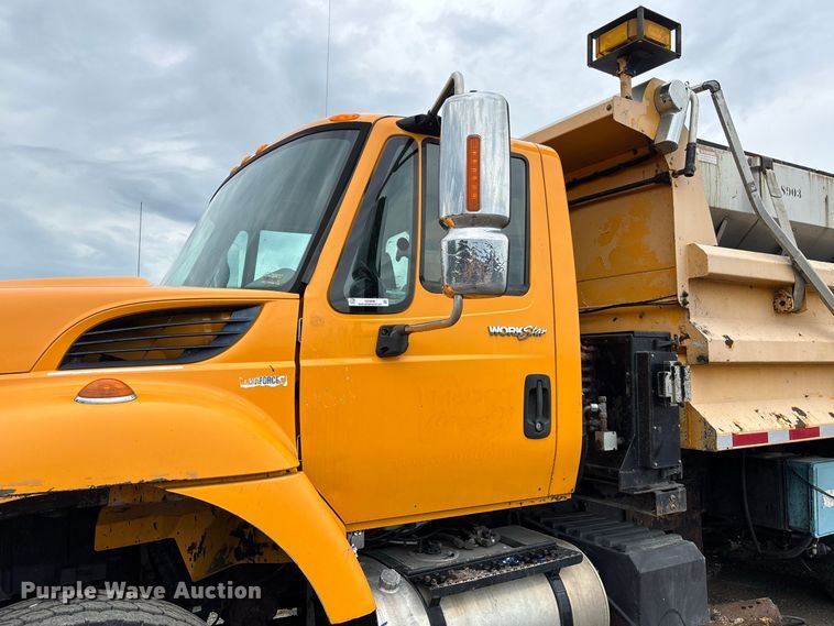 image for item DZ4648 2011 International WorkStar 7500 dump truck