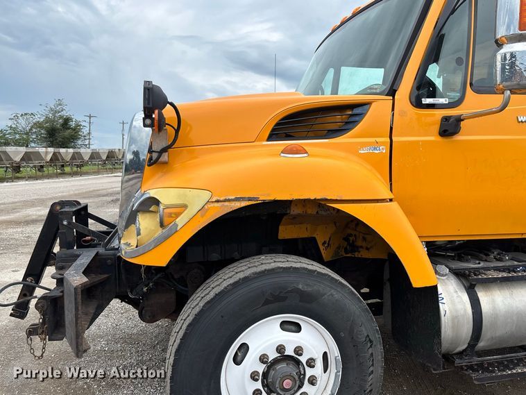 image for item DZ4648 2011 International WorkStar 7500 dump truck