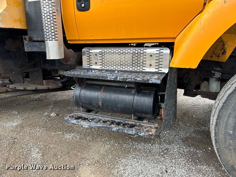 image for item DZ4648 2011 International WorkStar 7500 dump truck