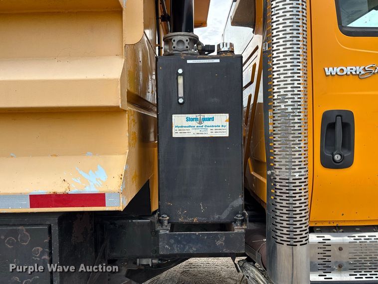 image for item DZ4648 2011 International WorkStar 7500 dump truck