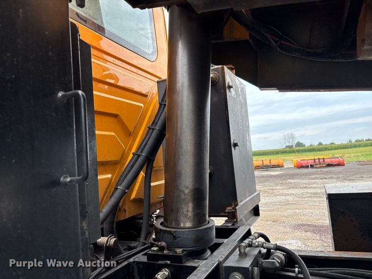image for item DZ4648 2011 International WorkStar 7500 dump truck