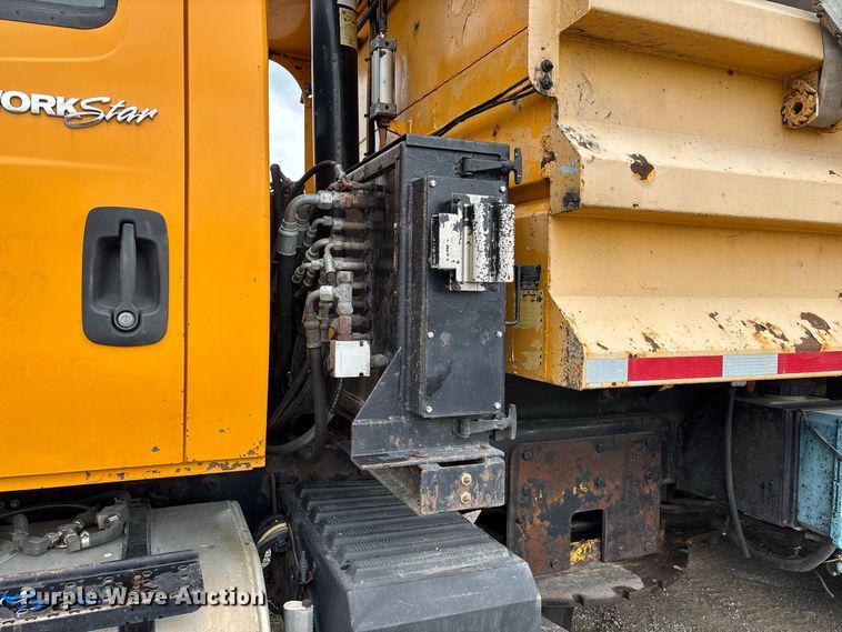 image for item DZ4648 2011 International WorkStar 7500 dump truck