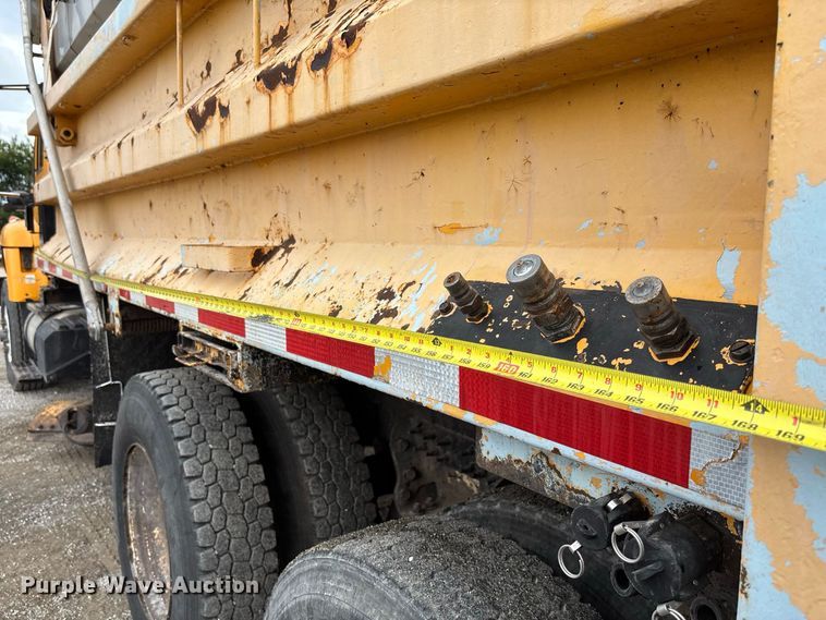 image for item DZ4648 2011 International WorkStar 7500 dump truck