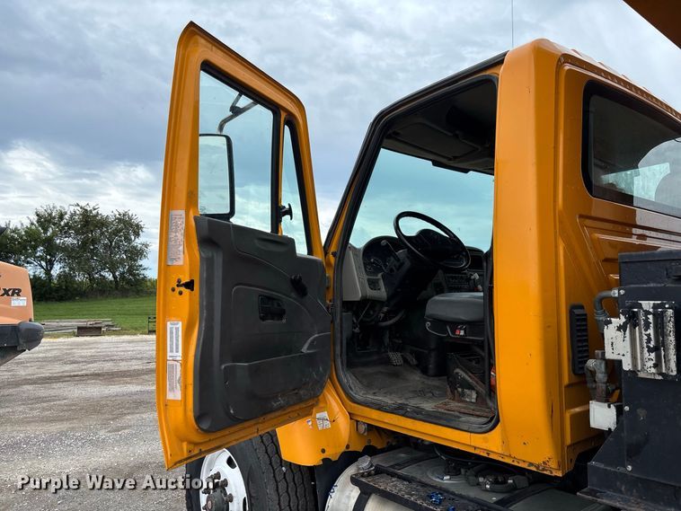 image for item DZ4648 2011 International WorkStar 7500 dump truck
