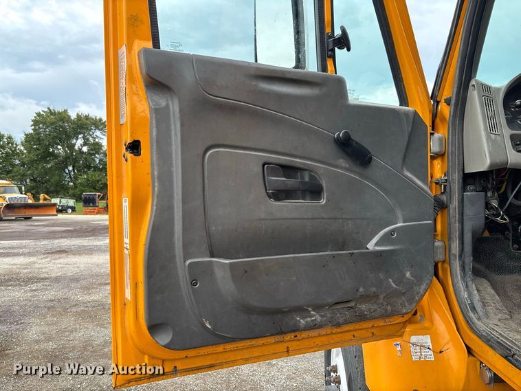 image for item DZ4648 2011 International WorkStar 7500 dump truck