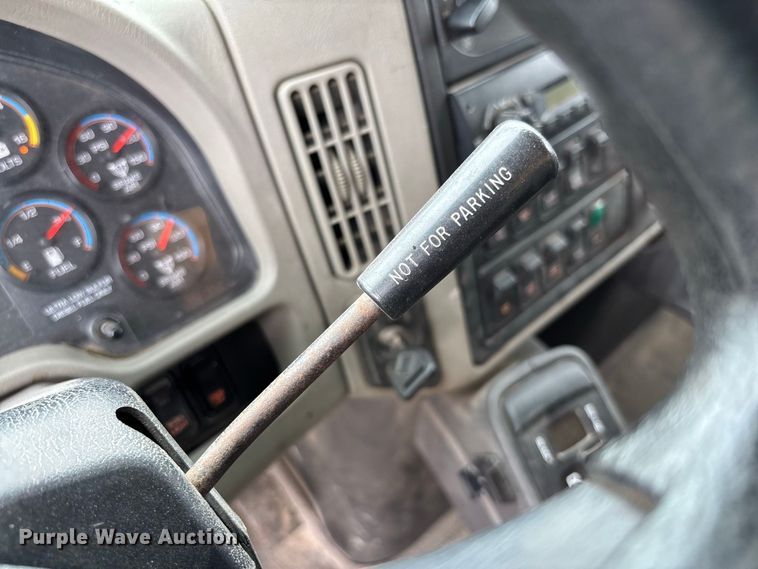 image for item DZ4648 2011 International WorkStar 7500 dump truck