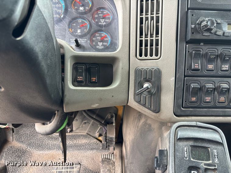 image for item DZ4648 2011 International WorkStar 7500 dump truck