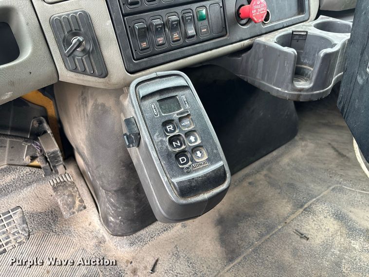 image for item DZ4648 2011 International WorkStar 7500 dump truck
