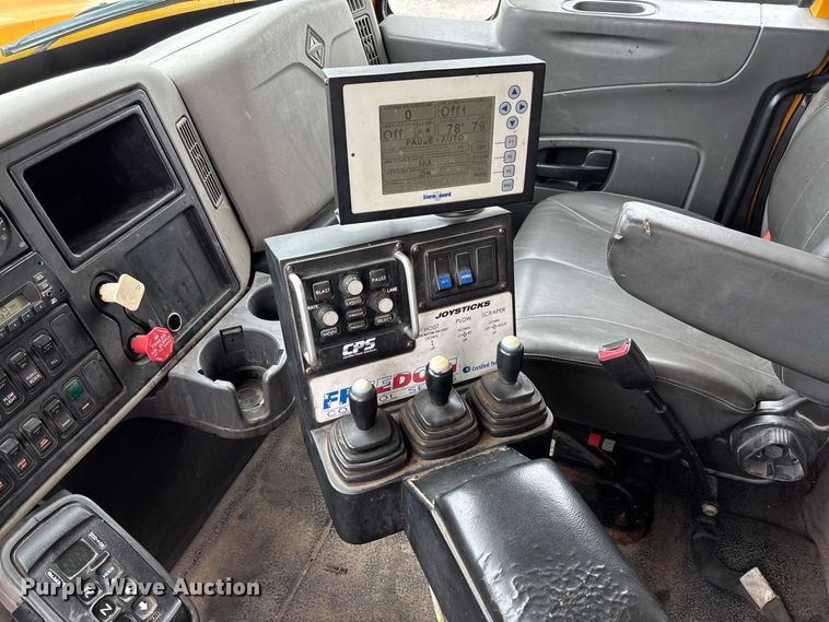 image for item DZ4648 2011 International WorkStar 7500 dump truck
