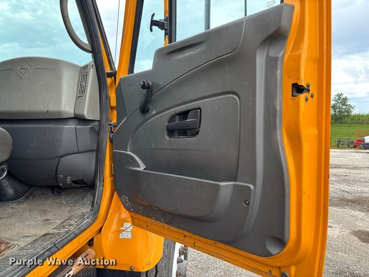 image for item DZ4648 2011 International WorkStar 7500 dump truck