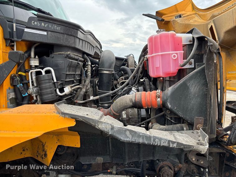 image for item DZ4648 2011 International WorkStar 7500 dump truck