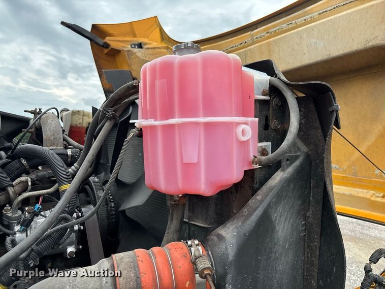 image for item DZ4648 2011 International WorkStar 7500 dump truck