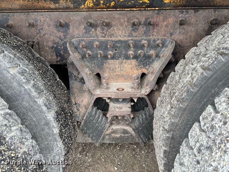 image for item DZ4648 2011 International WorkStar 7500 dump truck