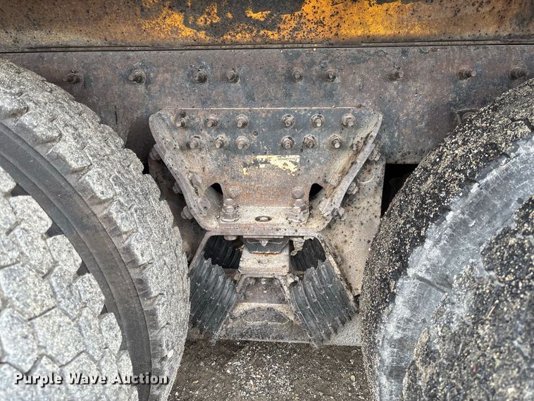 image for item DZ4648 2011 International WorkStar 7500 dump truck