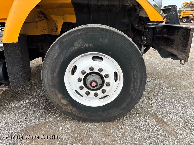 image for item DZ4648 2011 International WorkStar 7500 dump truck