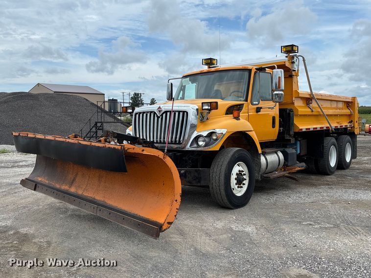 2010 International WorkStar 7500 dump truck