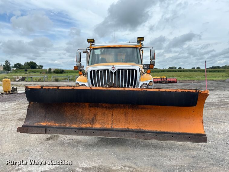 image for item DZ4649 2010 International WorkStar 7500 dump truck
