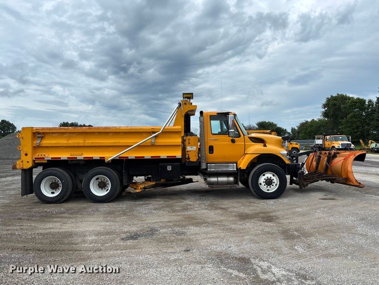 image for item DZ4649 2010 International WorkStar 7500 dump truck