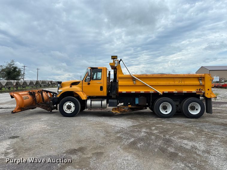 image for item DZ4649 2010 International WorkStar 7500 dump truck
