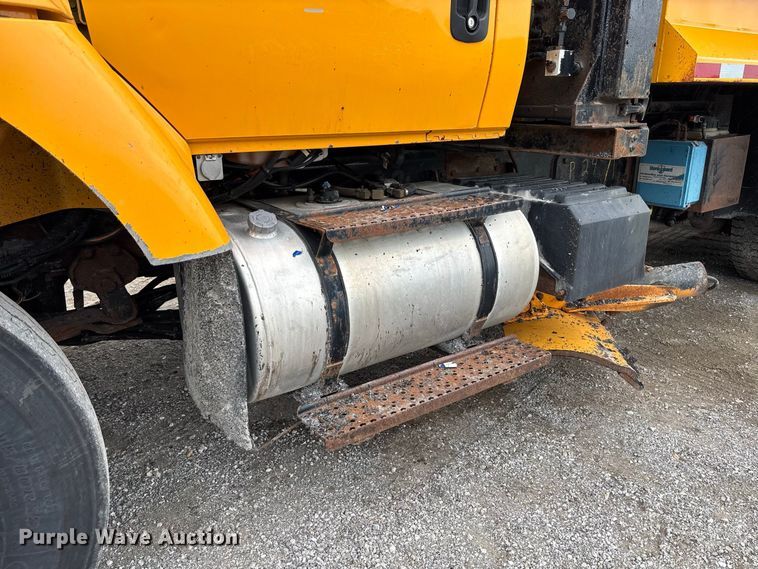 image for item DZ4649 2010 International WorkStar 7500 dump truck