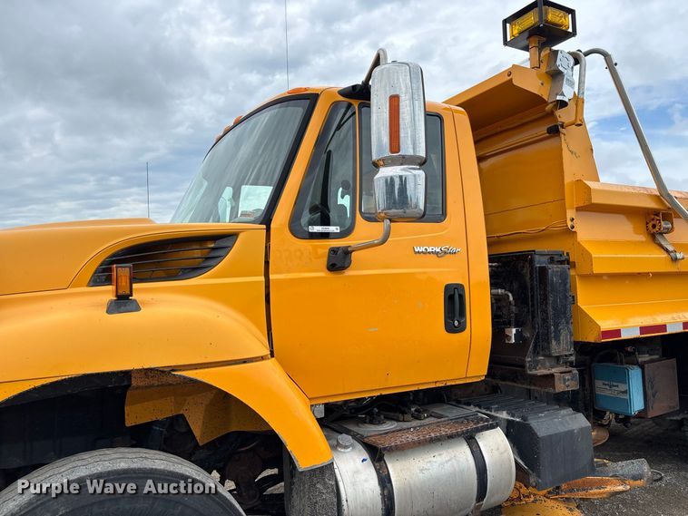 image for item DZ4649 2010 International WorkStar 7500 dump truck