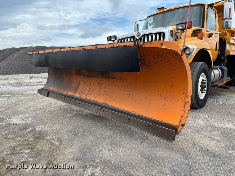 image for item DZ4649 2010 International WorkStar 7500 dump truck