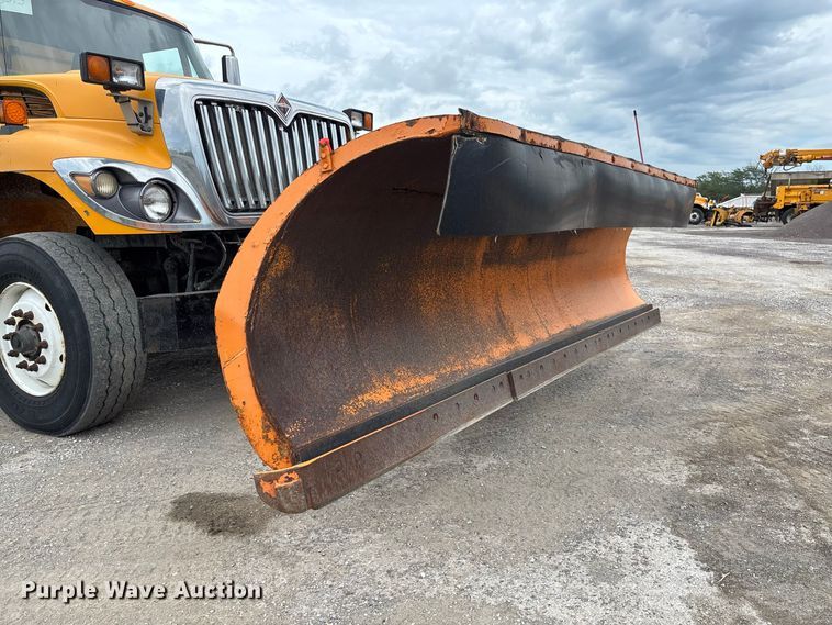 image for item DZ4649 2010 International WorkStar 7500 dump truck