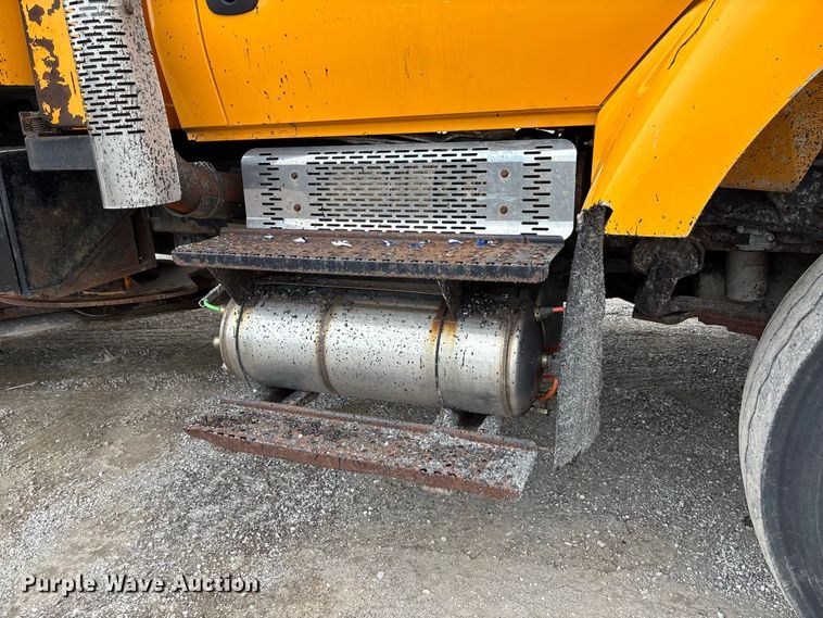 image for item DZ4649 2010 International WorkStar 7500 dump truck