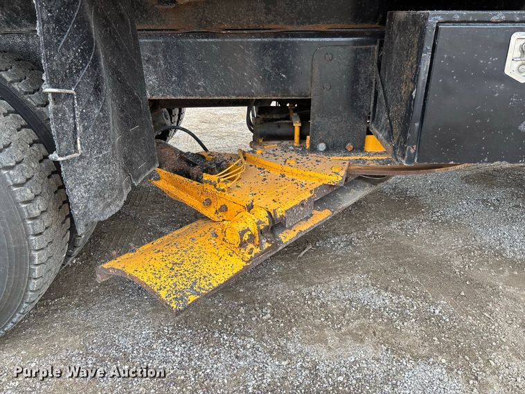 image for item DZ4649 2010 International WorkStar 7500 dump truck