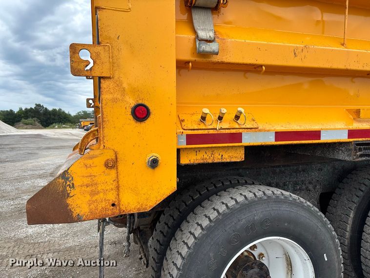 image for item DZ4649 2010 International WorkStar 7500 dump truck
