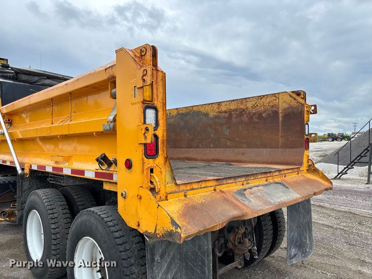 image for item DZ4649 2010 International WorkStar 7500 dump truck