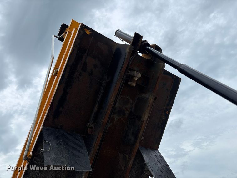 image for item DZ4649 2010 International WorkStar 7500 dump truck