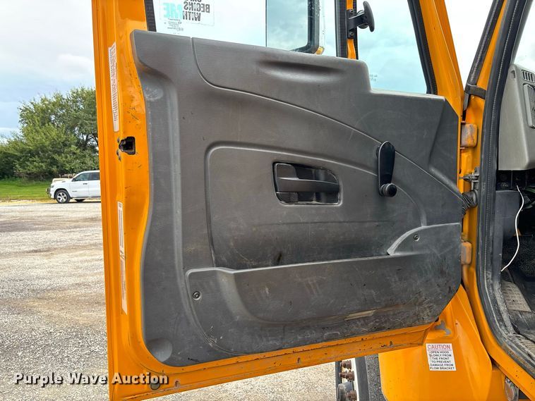 image for item DZ4649 2010 International WorkStar 7500 dump truck