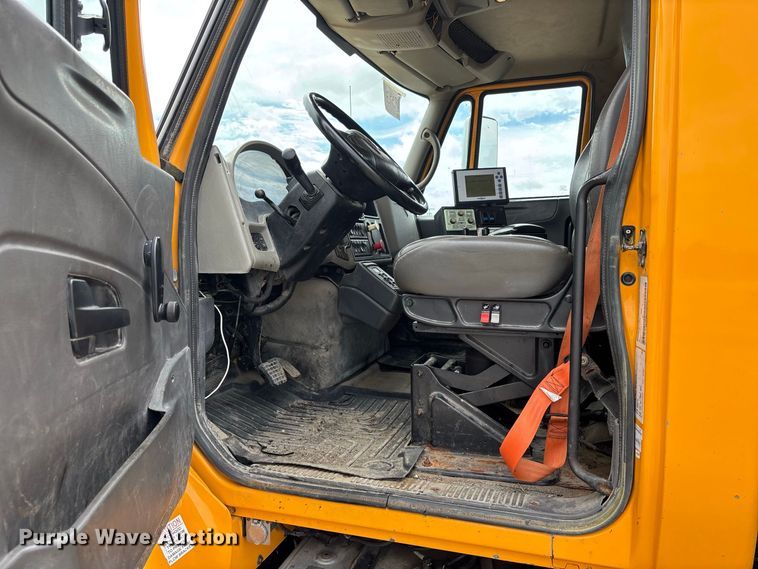 image for item DZ4649 2010 International WorkStar 7500 dump truck
