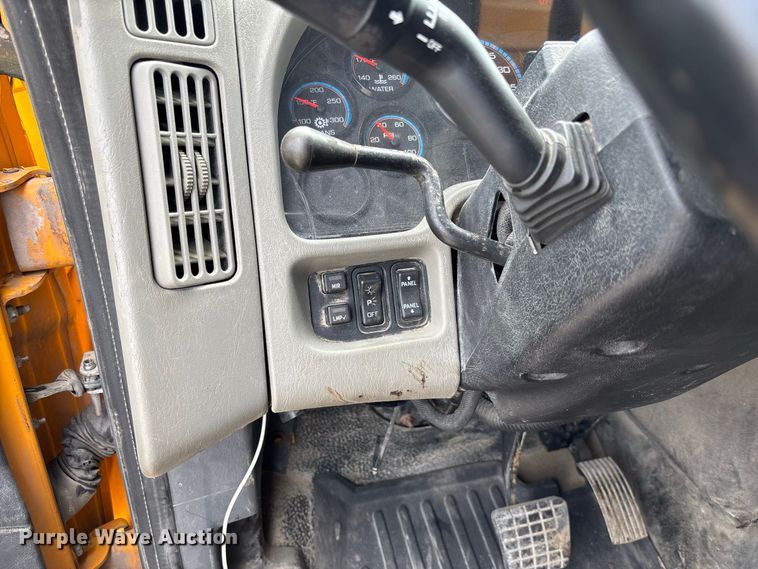 image for item DZ4649 2010 International WorkStar 7500 dump truck