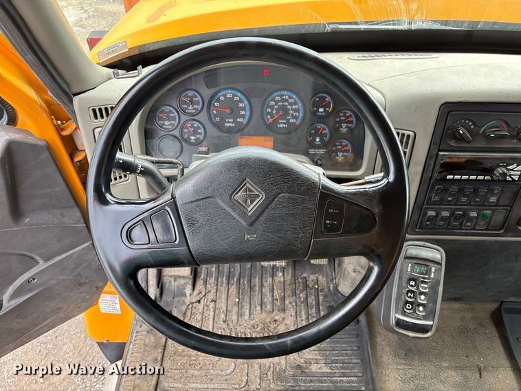 image for item DZ4649 2010 International WorkStar 7500 dump truck
