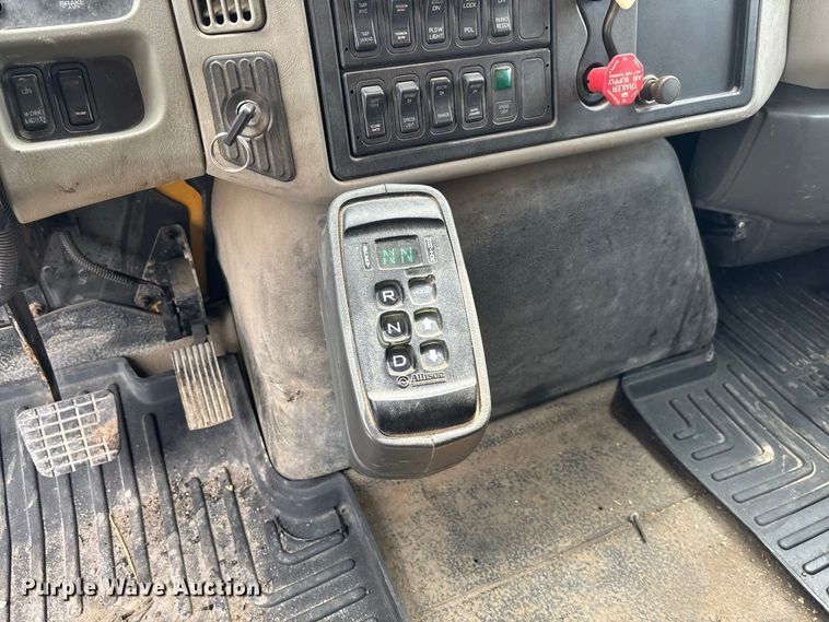 image for item DZ4649 2010 International WorkStar 7500 dump truck